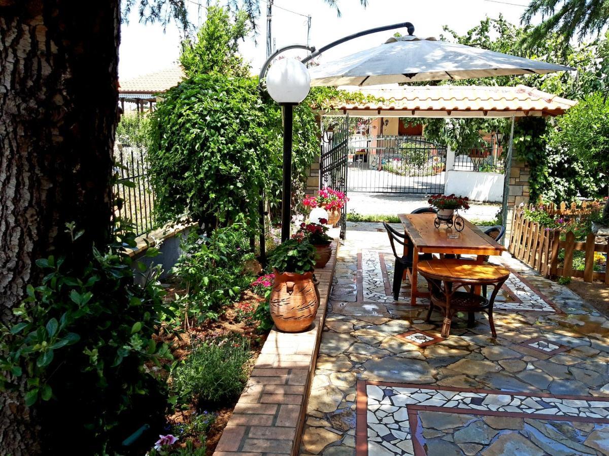 Handmade Peaceful Cozy House Near The Beach Nea Kallikrateia Exterior foto
